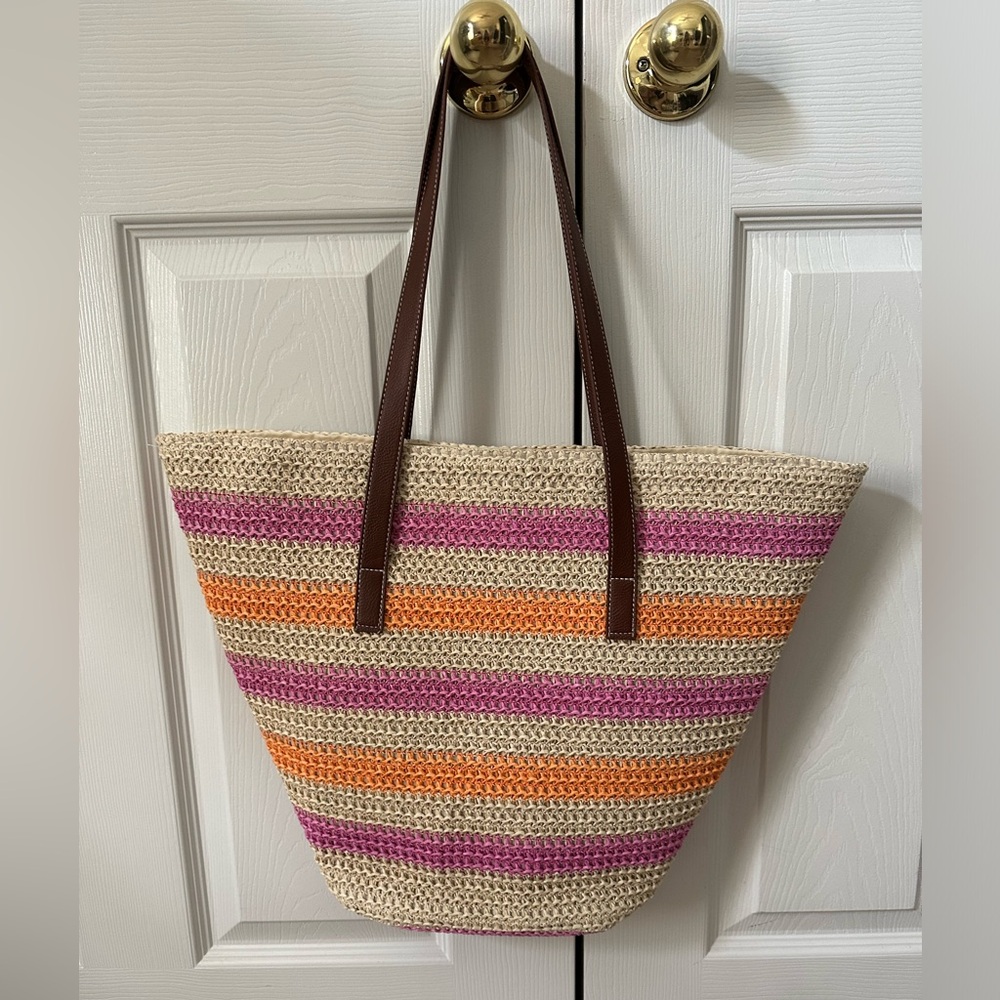 NWOT Straw Basket Tote, striped, button closure